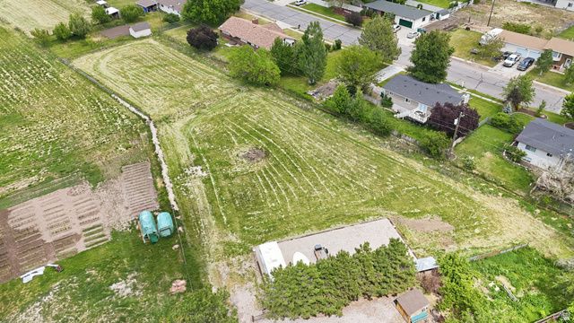962 N HARRISVILLE RD, Harrisville, UT 84404
