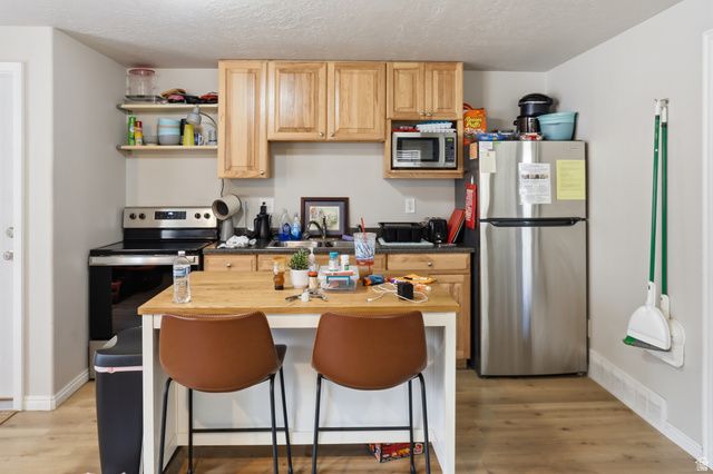 962 N HARRISVILLE RD, Harrisville, UT 84404