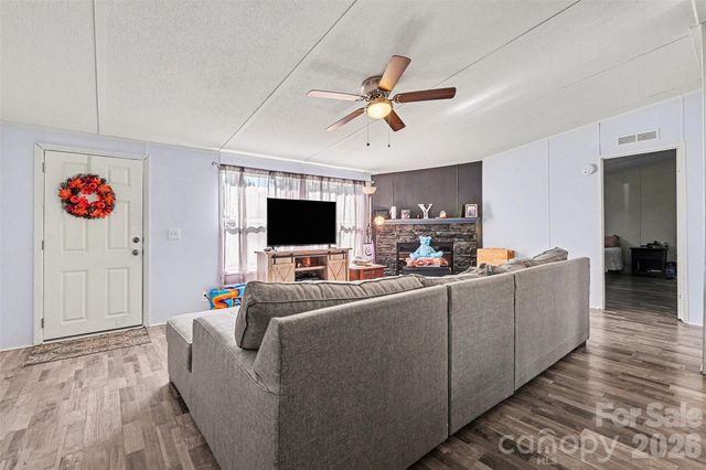 4106 Olga Court, Dallas, NC 28034