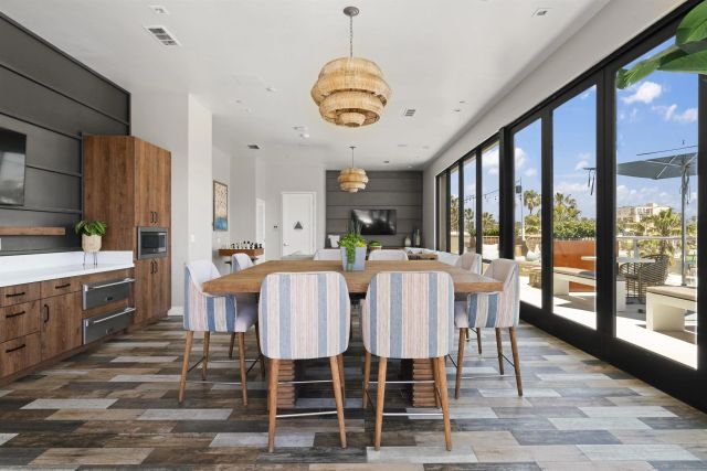 355 N Cleveland Street 304, Oceanside, CA 92054