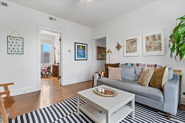 1056 N Leavitt Street 2R, Chicago, IL 60622