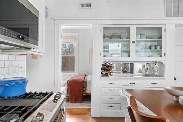 1056 N Leavitt Street 2R, Chicago, IL 60622