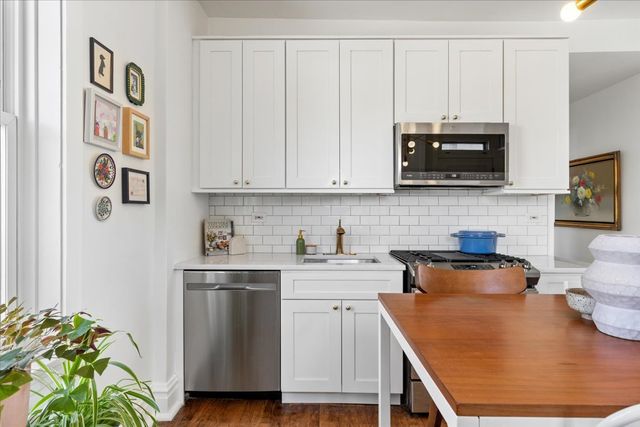 1056 N Leavitt Street 2R, Chicago, IL 60622