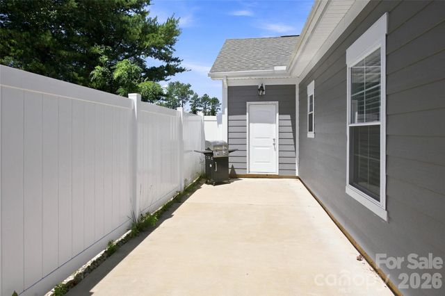 26 Walnut Springs Drive, Asheville, NC 28804