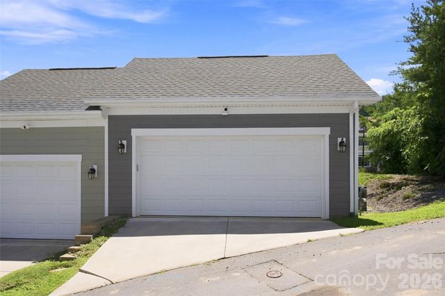 26 Walnut Springs Drive, Asheville, NC 28804