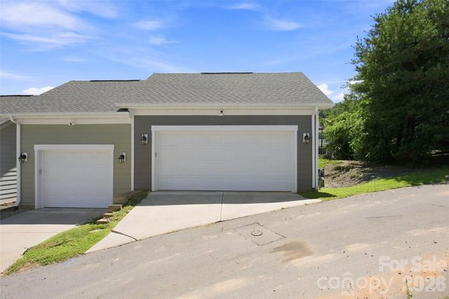 26 Walnut Springs Drive, Asheville, NC 28804