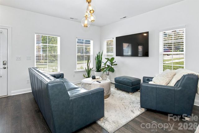 26 Walnut Springs Drive, Asheville, NC 28804