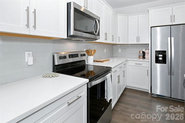 26 Walnut Springs Drive, Asheville, NC 28804
