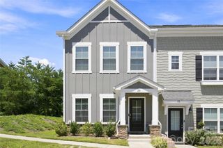 26 Walnut Springs Drive, Asheville, NC 28804