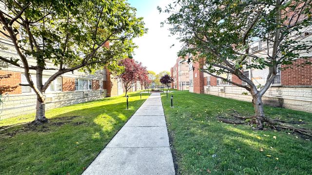 2409 W Balmoral Avenue 2D, Chicago, IL 60625