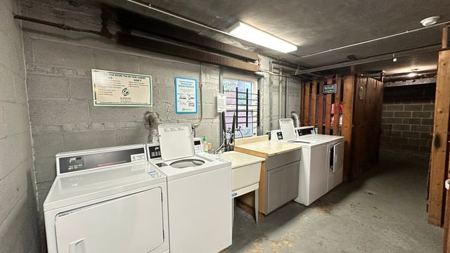 2409 W Balmoral Avenue 2D, Chicago, IL 60625