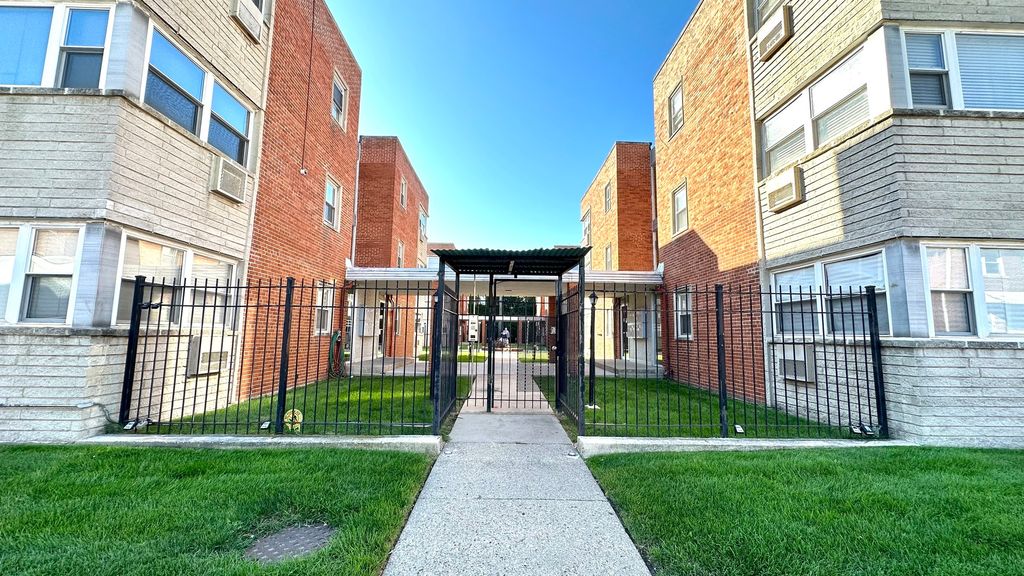 2409 W Balmoral Avenue 2D, Chicago, IL 60625