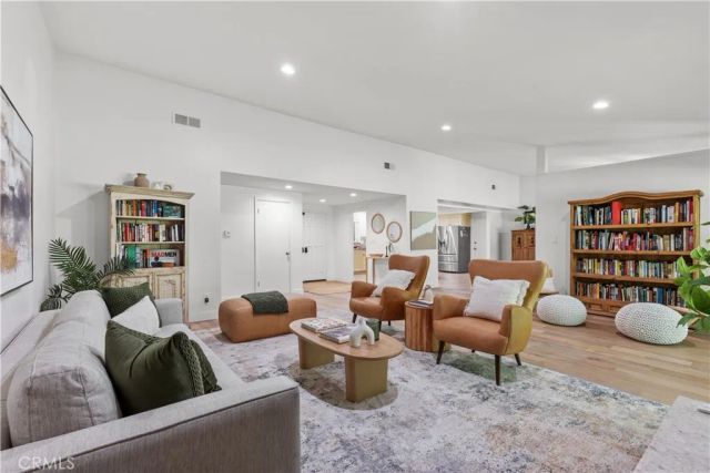 4479 Azalia Drive, Tarzana, CA 91356