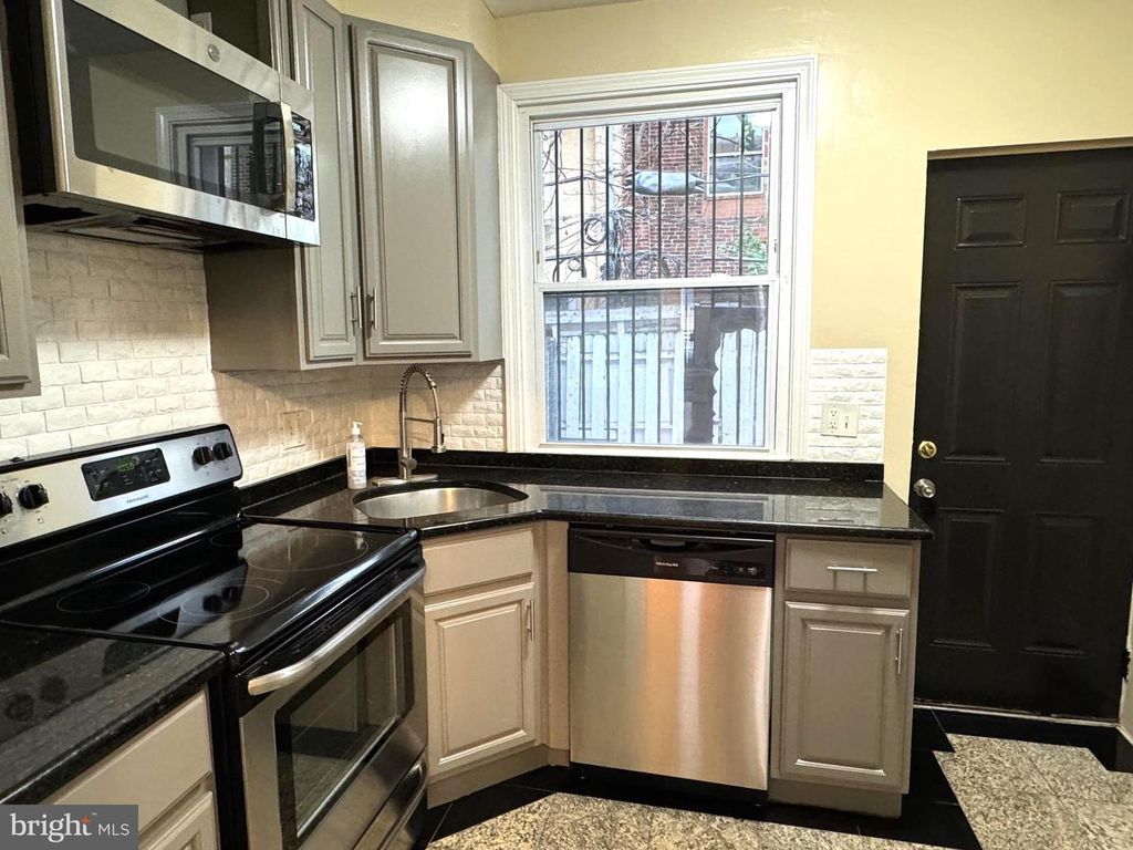 2122 MCCLELLAN ST, PHILADELPHIA, PA 19145 — photo 5