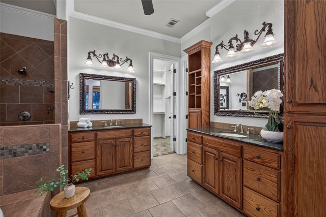 416 Forest Lane, Gun Barrel City, TX 75156