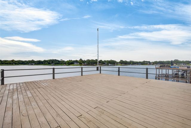 416 Forest Lane, Gun Barrel City, TX 75156