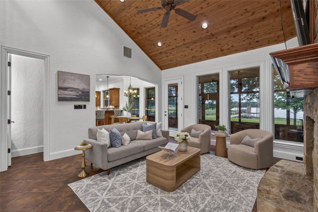 416 Forest Lane, Gun Barrel City, TX 75156