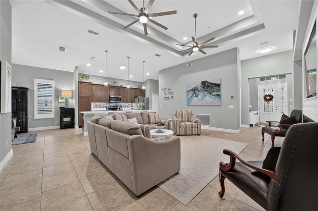 10212 JULIA ISLES AVENUE, Oxford, FL 34484