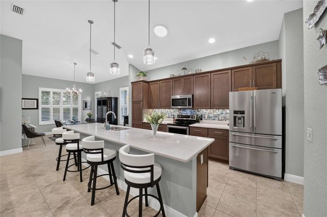 10212 JULIA ISLES AVENUE, Oxford, FL 34484
