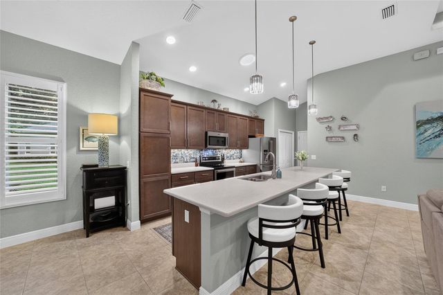 10212 JULIA ISLES AVENUE, Oxford, FL 34484