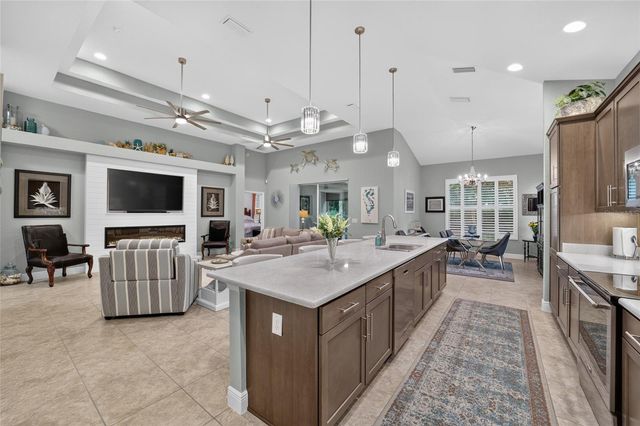 10212 JULIA ISLES AVENUE, Oxford, FL 34484