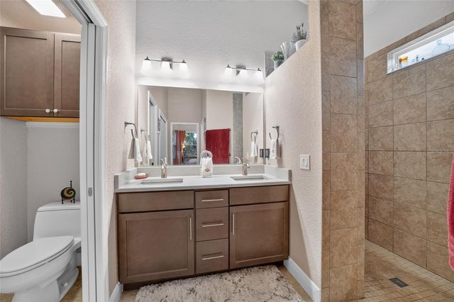 10212 JULIA ISLES AVENUE, Oxford, FL 34484