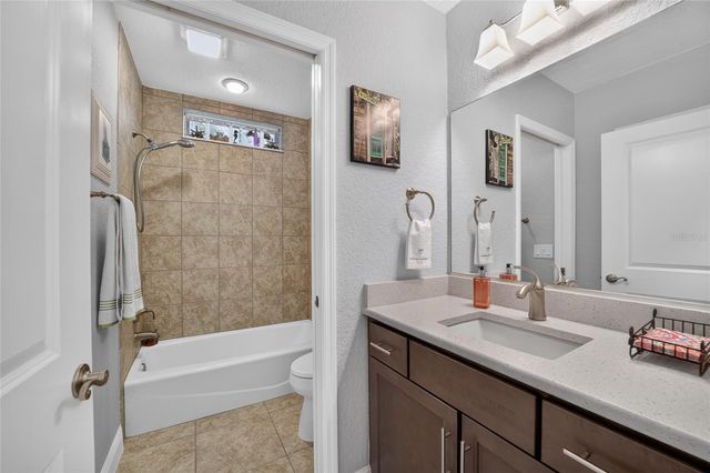 10212 JULIA ISLES AVENUE, Oxford, FL 34484