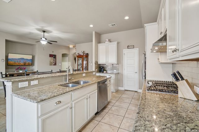 495 Pecan, New Braunfels, TX 78130