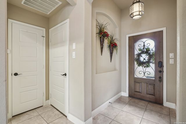 495 Pecan, New Braunfels, TX 78130