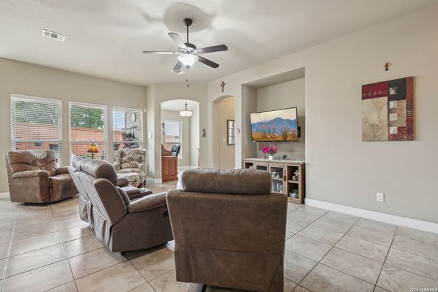 495 Pecan, New Braunfels, TX 78130