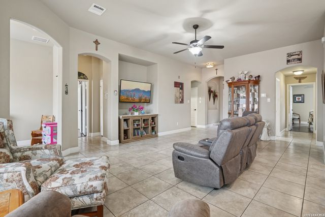 495 Pecan, New Braunfels, TX 78130