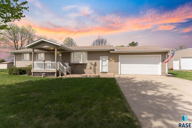 26963 Elmen Pl Place, Sioux Falls, SD 57108