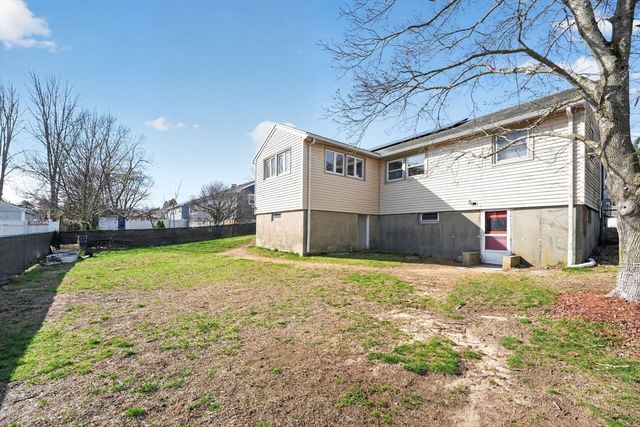 13 Mcauliffe Rd, Randolph, MA 02368