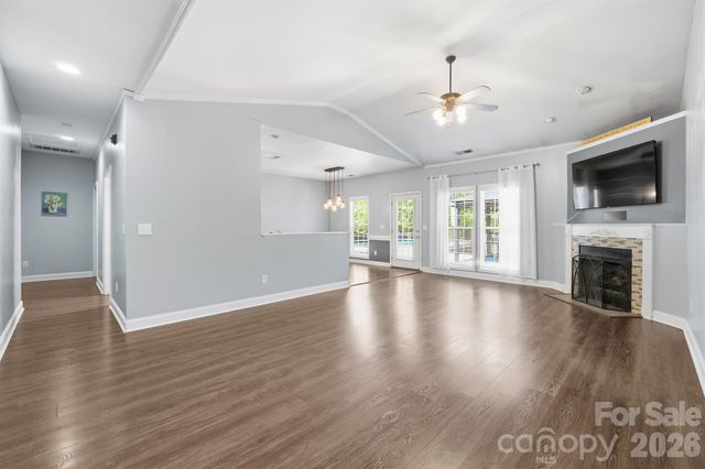 104 Sea Trail Drive 31, Mooresville, NC 28117
