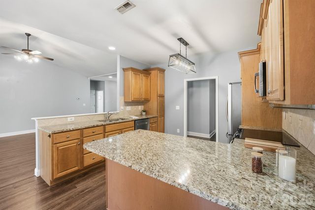 104 Sea Trail Drive 31, Mooresville, NC 28117
