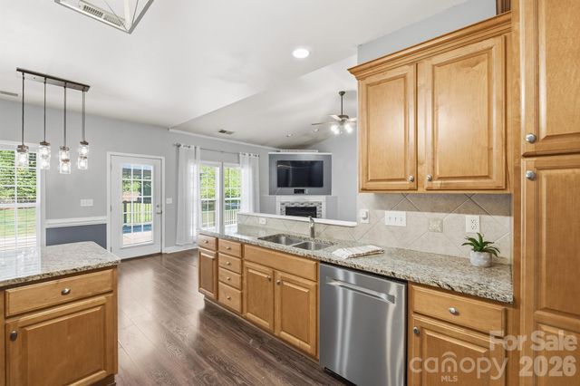 104 Sea Trail Drive 31, Mooresville, NC 28117