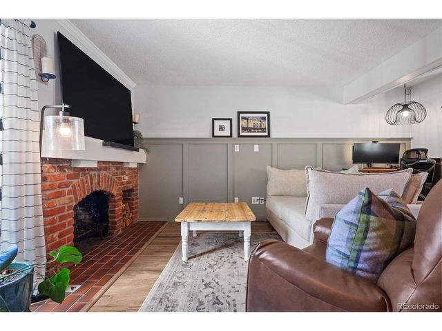 2061 S Helena St D, Aurora, CO 80013