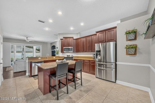 676 MARTIN LAKES Drive E, Jacksonville, FL 32220