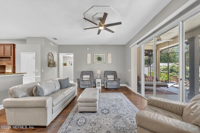 676 MARTIN LAKES Drive E, Jacksonville, FL 32220