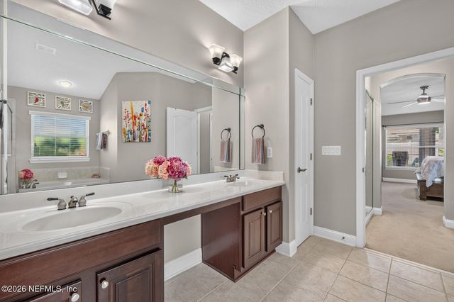 676 MARTIN LAKES Drive E, Jacksonville, FL 32220