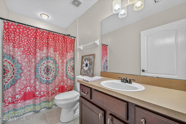 676 MARTIN LAKES Drive E, Jacksonville, FL 32220