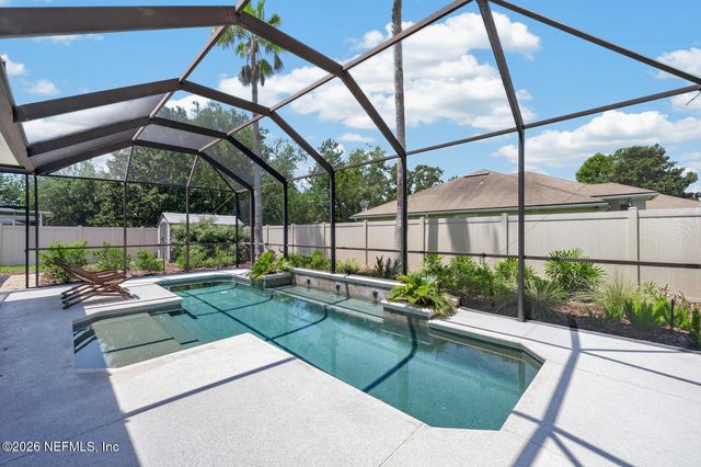 676 MARTIN LAKES Drive E, Jacksonville, FL 32220