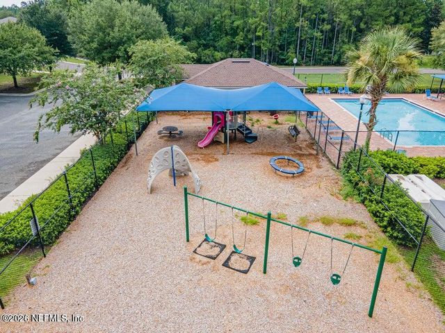 676 MARTIN LAKES Drive E, Jacksonville, FL 32220