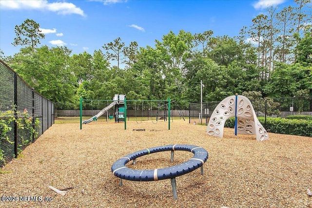 676 MARTIN LAKES Drive E, Jacksonville, FL 32220