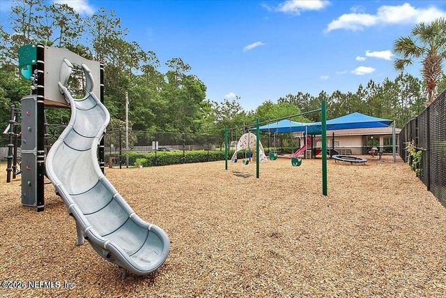 676 MARTIN LAKES Drive E, Jacksonville, FL 32220