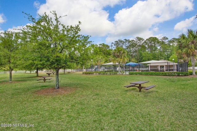 676 MARTIN LAKES Drive E, Jacksonville, FL 32220