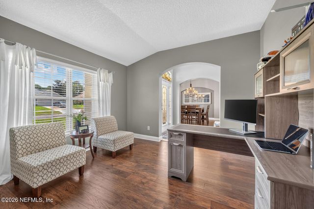 676 MARTIN LAKES Drive E, Jacksonville, FL 32220