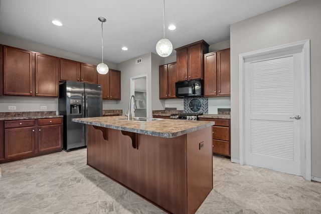 603 Silver Lake Street, Joliet, IL 60431