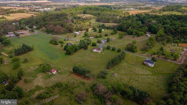 2220 PINEWOODS RD, Quicksburg, VA 22847