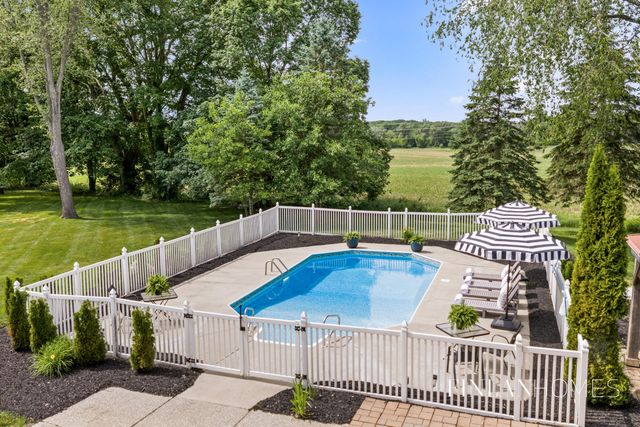 8210 Powderhorn Trail SE, Caledonia, MI 49316